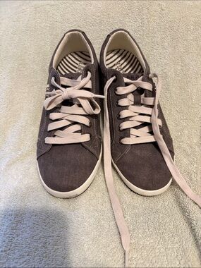 Taos Footwear Women's Canvas Sneakers
